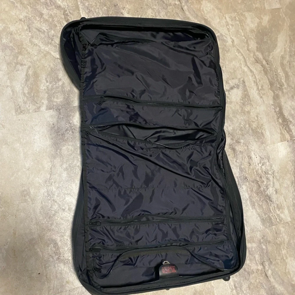 Tumi good used